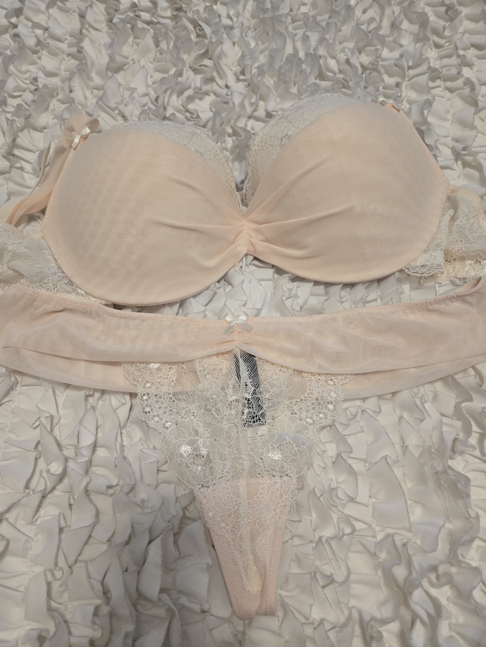 Lace Bra & Thong Set in Pink Like New